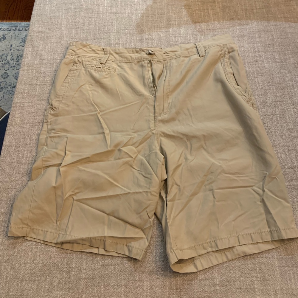 Men’s Honolua khaki shorts, size 34 waist, gently used